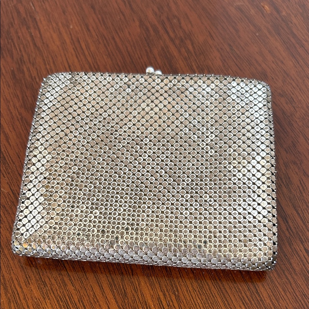Vintage Elegant Silver Mesh Clutch
